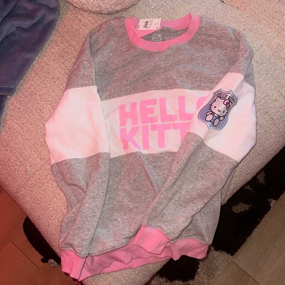hello kitty sweat shirt brand new never worn